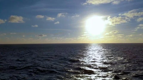 Sunrise On The Ocean Waters 動画素材 93191015