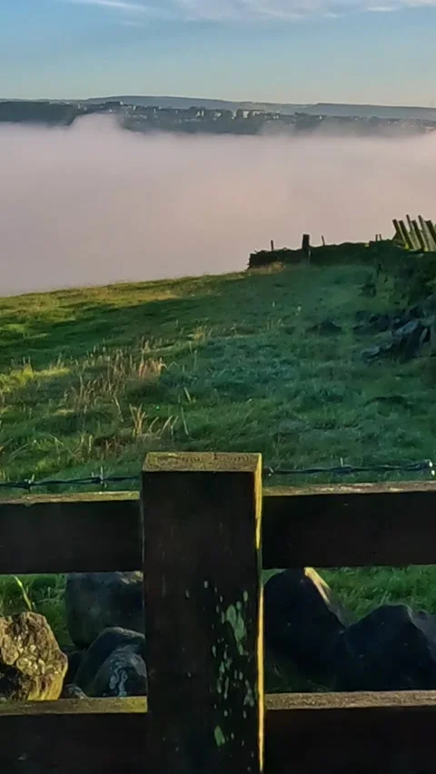 Sunrise over cloud inversion up Stock Footage 284772433