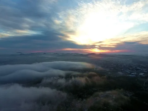 Sunrise over the clouds 스톡 동영상 74691541