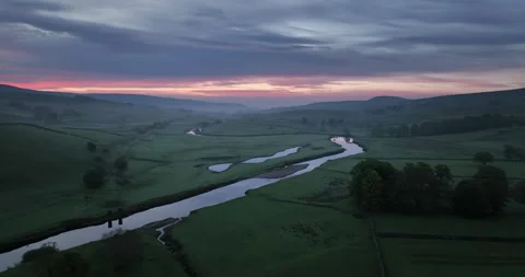Sunrise over a curvy river Video stock 276149394