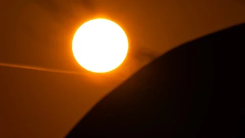 Sunrise over the dome. Time lapse footage Vídeo Stock 125772765