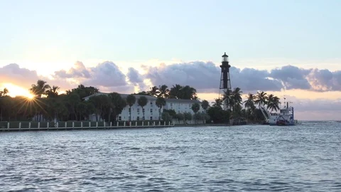 Sunrise over Florida Pompano Beach Lighthouse Stockbeeldmateriaal 85020654