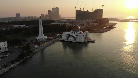 Sunrise over the Malacca Straits Mosque. Stock Footage 104173324