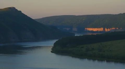 Sunrise over meandering river Video stock 55651799