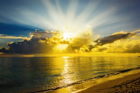 Sunrise over the ocean Fotos Stock