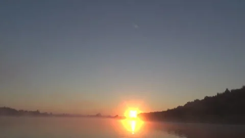 Sunrise over the river 스톡 동영상 90914140