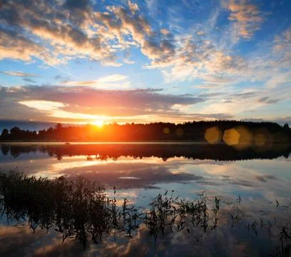 Sunrise over the river. Foto stock