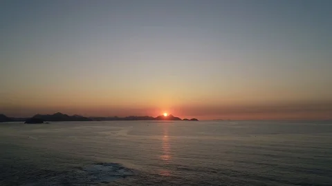 Sunrise over the sea 库存影片 106839706