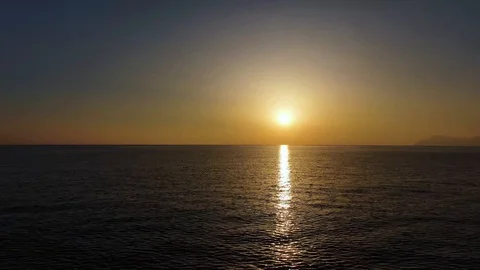 Sunrise over the sea 動画素材 130081467