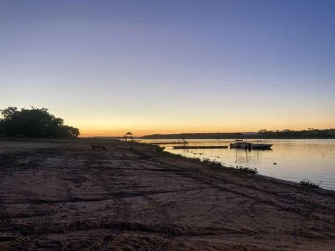 Sunrise over the tranquility of Riverside Stock-Fotos