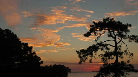 Sunrise over water - timelapse Video stock 231736455