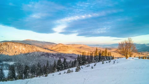 Sunrise over the Winter Mountain Vidéo 94973182