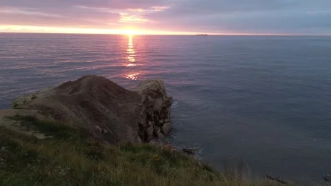 Sunrise pull up shot of Cullercoats Bay, Tyne and Wear 스톡 동영상 249762006