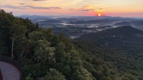 Sunrise pullout howard knob skybridge Stock-Footage 345994129
