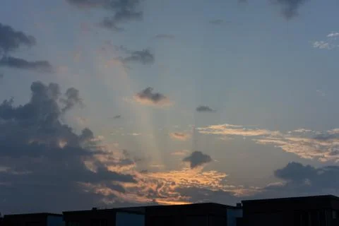 Sunrise red cloud sky with dark clouds in the morning autumn end of summer Foto stock