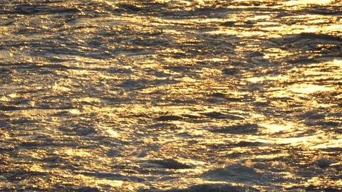 Sunrise reflection on water Vídeo Stock 120179390