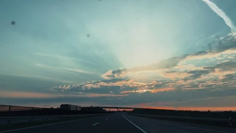 Sunrise on Road Stockbeeldmateriaal 76360403