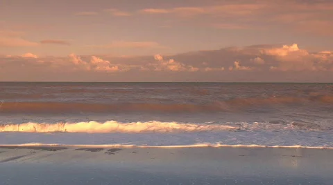 Sunrise in the sea Video stock 753802