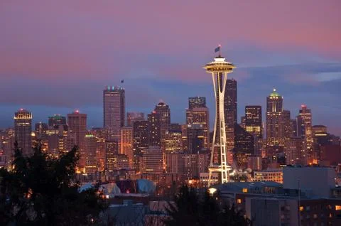 Sunrise on seattle skyline 写真素材