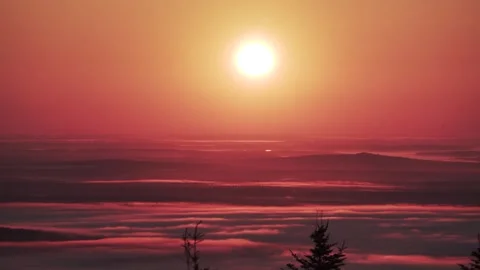 Sunrise from the summit of Cadillac Mountain in Acadia National Park, Maine. Stock Footage 336296444