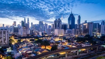 SUNRISE SUNWAY PUTRA PANNING DOWN Stock Footage 85969945