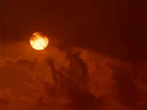 Sunrise through Fiery Red Clouds 320x240 스톡 동영상 530366