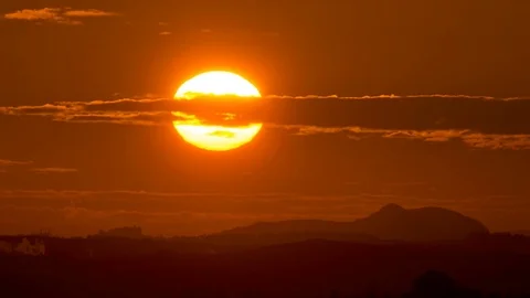 A sunrise time lapse over Edinburgh, Scotland 스톡 동영상 90949388