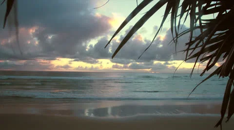 Sunrise time lapse over the ocean 720p 库存影片 25848311
