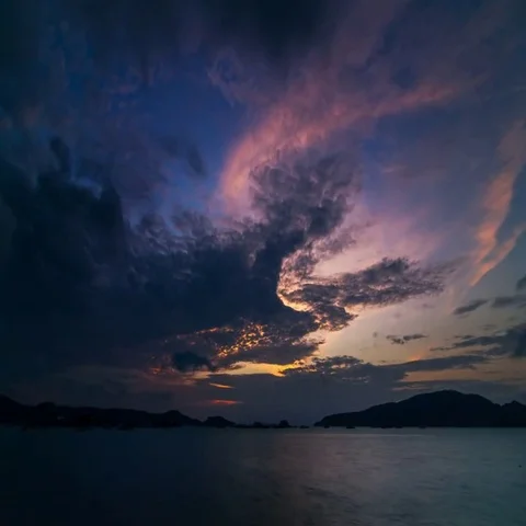 Sunrise time lapse over Phuket island skyline, Thailand 스톡 동영상 69553858