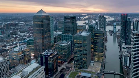 Sunrise time lapse view of the financial district Canary Wharf, London Stock-Footage 320373645