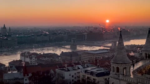 Sunrise time lapse view of the skyline of Budapest 스톡 동영상 170372094