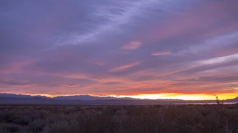Sunrise timelapse against mountain range at Crowley Lake in Mammoth California 스톡 동영상 104515648