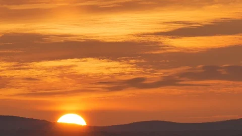 Sunrise timelapse in mountain.  Видео 111947952