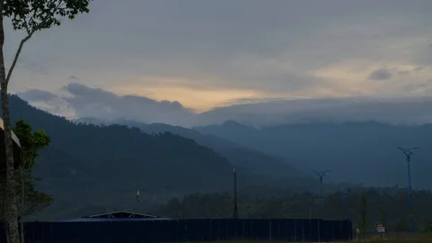 Sunrise timelapse over the mountain Vídeos de archivo 99671224