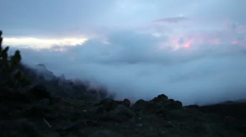 Sunrise at the top of a volcano in Hawaii Stock-Footage 7745868