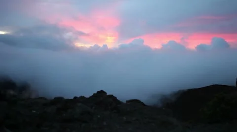 Sunrise at the top of a volcano in Hawaii Stock-Footage 7745880