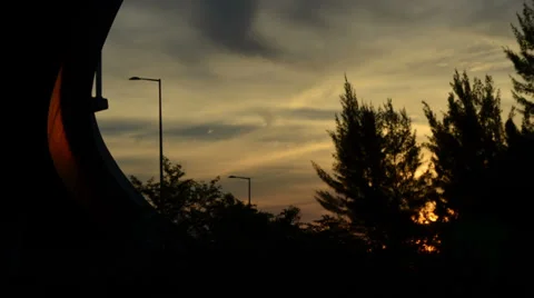 Sunrise under the bridge of dolphing expy ramp 스톡 동영상 38720920