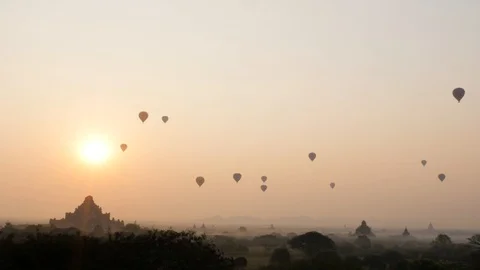 Sunrise view balloons above the temples of Bagan, Myanmar/Burma Stock Footage 95272519