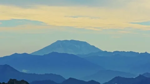 Sunrise View of Mount Rainier from Skyline Trail Panorama Point, Mount Rainier N Stock Footage 332139791