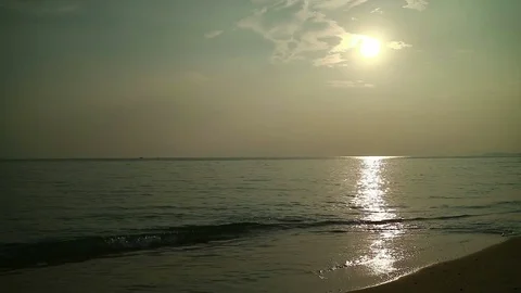Sunrise with wave on beach 動画素材 70210492