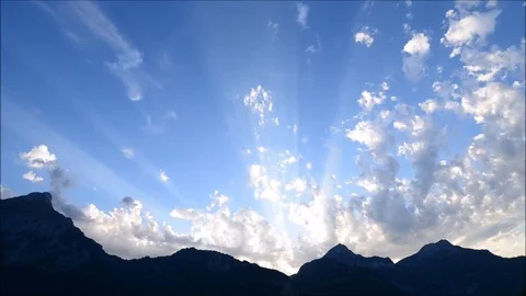 The sun's rays are moving. Stock Footage 79529327