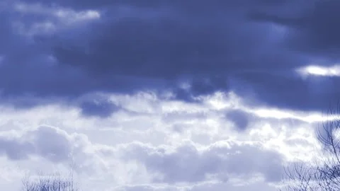 The sun's rays break through the storm clouds, timelapse. Concept: approaching  Video stock 150256872