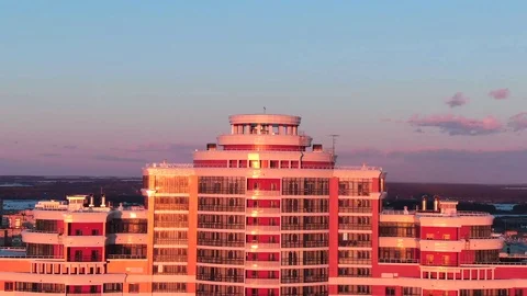 The sun's rays on the building Video stock 106473405