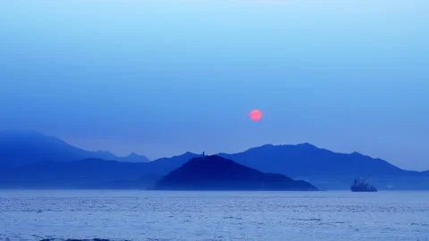 Sunsent with blue sky Видео 156749616