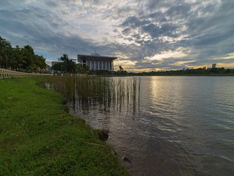 Sunset 4K Time Lapse Iron Mosque, Putrajaya Stock Footage 71946150