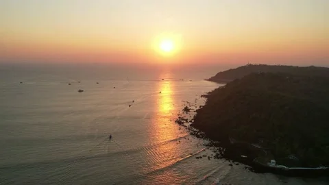 Sunset above ocean 库存影片 234706935