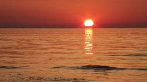 Sunset above sea. Stockbeeldmateriaal 40728468