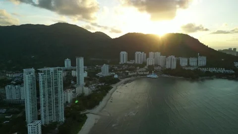 Sunset Aerial View of Floating Mosque and Penang City Skyline 库存影片 348421132