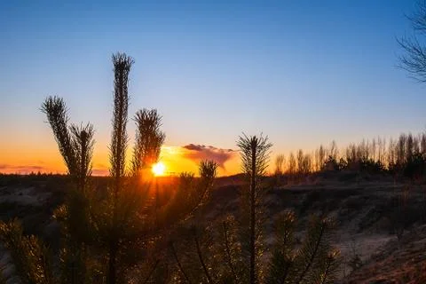Sunset against the backdrop of large obese clouds. Foto stock