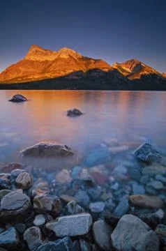Sunset against the Vimy Peaks 스톡 사진